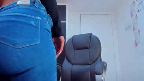 Charlotte Icee online show from December 2025 05:54:02 PM