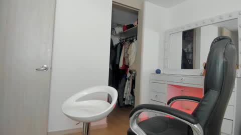 Snapshot of charlotte_tiller chatting on January 2026 03:45:02 AM Yuli online show from January 2026 03:45:02 AM