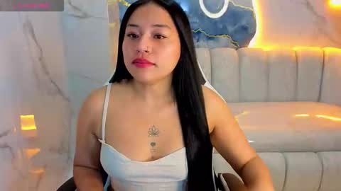 Snapshot of charlotte_tx chatting on October 2025 02:18:01 AM Online 800 to 1400 online show from October 2025 02:18:01 AM