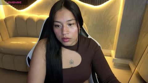 Snapshot of charlotte_tx chatting on October 2025 03:07:02 AM Online 800 to 1400 online show from October 2025 03:07:02 AM