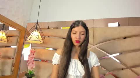 Snapshot of charlottebrown_1 chatting on December 2025 03:37:02 AM CharlotteBrown online show from December 2025 03:37:02 AM