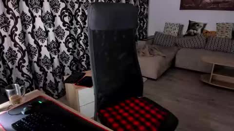 Snapshot of charlottediamonds chatting on October 2025 06:39:02 PM Charlotte Diamonds online show from October 2025 06:39:02 PM