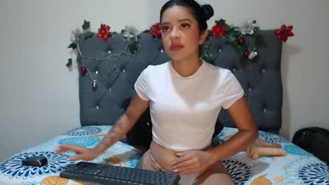 charlottee07 online show from February 2025 03:52:02 AM