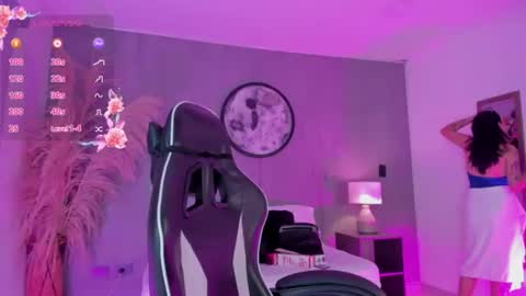 Snapshot of charlottee27_ chatting on July 2026 02:06:02 AM Charlottee online show from July 2026 02:06:02 AM