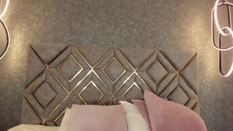 Charlotte  online show from February 2025 10:54:01 PM