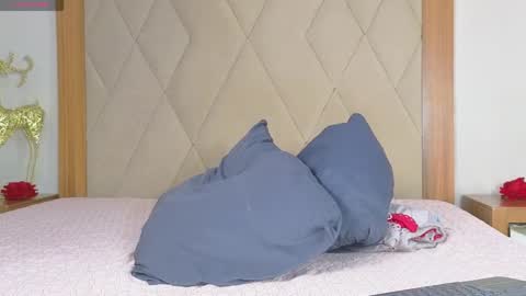 charlotte monrroe online show from April 2026 03:21:01 PM