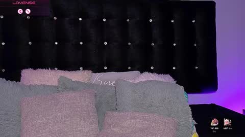 charlotterussel online show from December 2024 11:48:01 PM