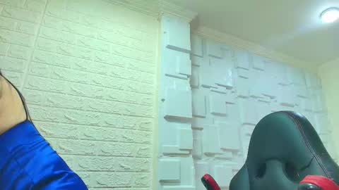 Charlotte  Schmidt online show from December 2025 11:27:02 AM