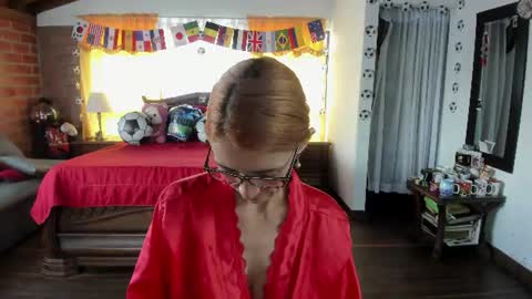 Snapshot of charlottewillson chatting on June 2026 04:35:02 PM Charlotte online show from June 2026 04:35:02 PM