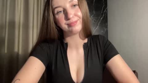 Snapshot of charlottexgold chatting on March 2026 04:46:02 PM CharlotteXGold online show from March 2026 04:46:02 PM