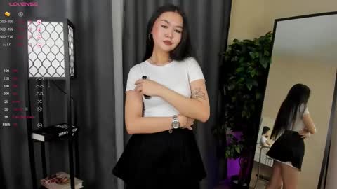 Snapshot of charlynhartney chatting on November 2025 11:42:02 AM Sarah online show from November 2025 11:42:02 AM