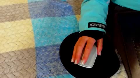 katie online show from October 2025 11:43:01 AM