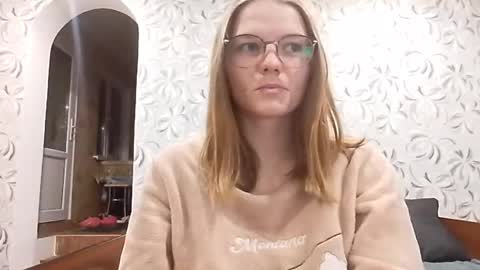 Olivia online show from April 2026 10:34:02 PM