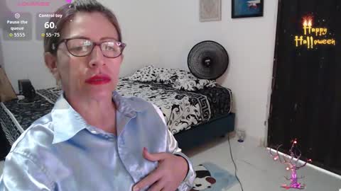 CHAYLA VICTORIA RUIZ  online show from October 2025 12:05:02 PM