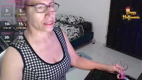 CHAYLA VICTORIA RUIZ  online show from October 2025 10:00:02 AM