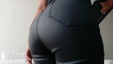 Snapshot of cheek_chic12 chatting on May 2026 09:54:02 PM Regina Phalange online show from May 2026 09:54:02 PM