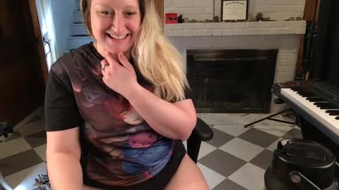 Marie online show from February 2025 08:28:01 PM