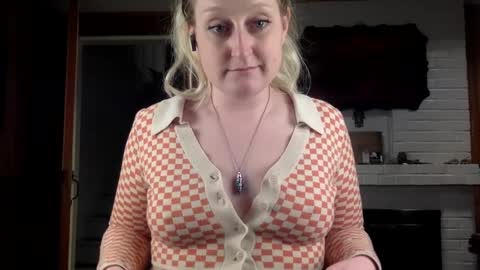 Marie online show from February 2025 02:06:02 AM