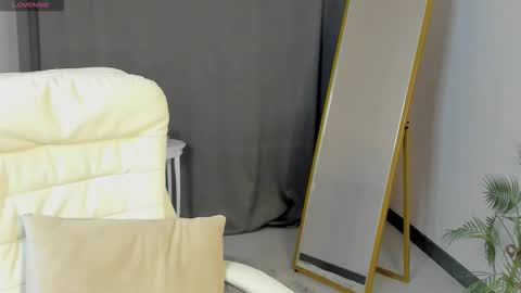 cheezy_cream online show from March 2026 02:36:02 AM