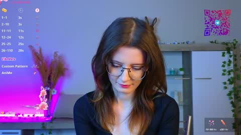 Mona online show from December 2024 03:22:01 PM