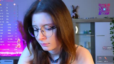 Mona online show from December 2024 06:14:01 PM