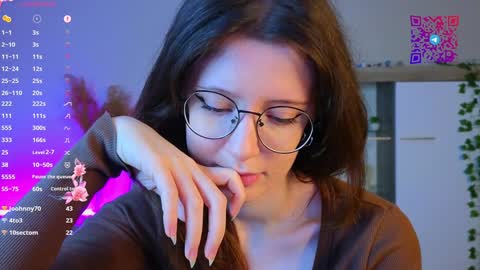 Mona online show from December 2024 06:28:01 PM