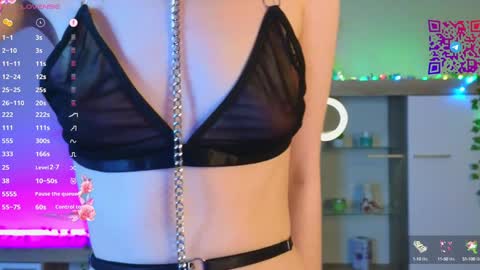 Mona online show from December 2024 03:04:01 PM