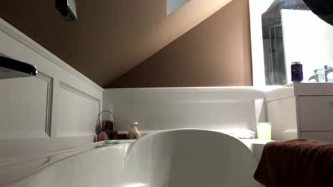 chenovich online show from March 2025 05:33:02 AM