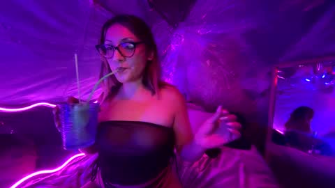 cherrieamaretto online show from September 2025 02:39:02 PM