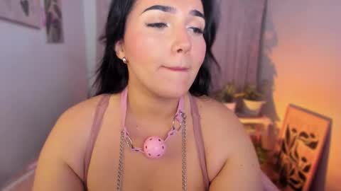 Snapshot of cherries_and_wine_ chatting on February 2026 03:32:02 AM cherries_and_wine_ online show from February 2026 03:32:02 AM