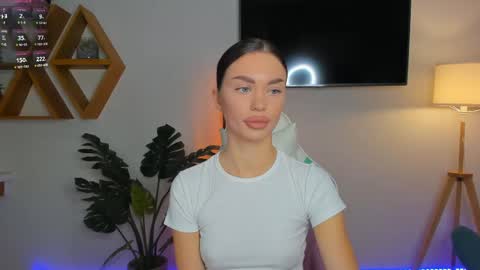 Snapshot of cherry__kiss chatting on April 2026 06:31:02 AM Cherry Kiss online show from April 2026 06:31:02 AM