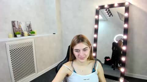 cherry_pr1ce online show from December 2024 01:07:01 AM