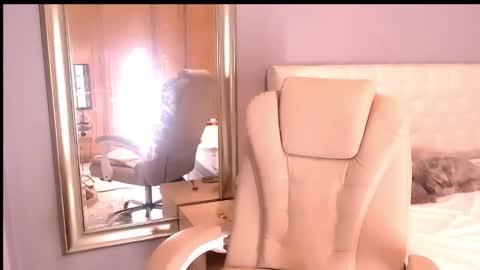 Anna online show from December 2025 01:09:02 PM