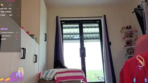 Snapshot of cherrycreme chatting on November 2025 04:00:01 AM Cherry online show from November 2025 04:00:01 AM