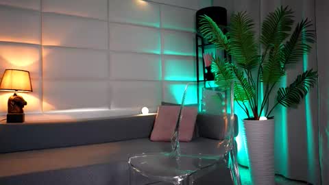 Julia online show from November 2025 02:21:02 AM