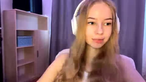 Evie online show from October 2025 09:43:01 AM