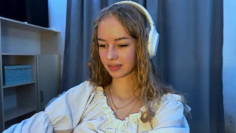 Evie online show from November 2025 07:19:02 AM