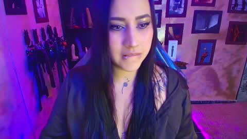 Snapshot of cherryy_bombshelll chatting on October 2025 05:00:01 PM cherry online show from October 2025 05:00:01 PM
