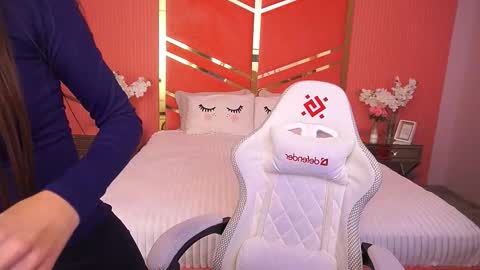 cherryylulu online show from November 2025 08:48:02 AM