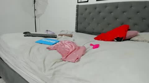 Snapshot of chey_petite chatting on November 2025 02:22:01 AM chey_petite online show from November 2025 02:22:01 AM