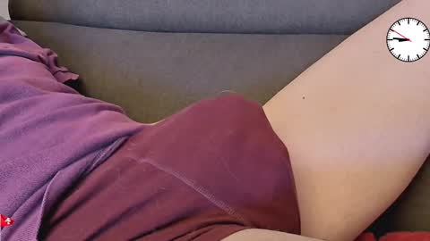 Snapshot of chezmonsieur_g chatting on September 2025 06:45:01 PM Grey online show from September 2025 06:45:01 PM