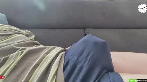 Snapshot of chezmonsieur_g chatting on June 2026 07:10:01 AM Grey online show from June 2026 07:10:01 AM