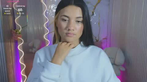 Snapshot of chiara_tay chatting on April 2026 07:11:02 PM Chiara online show from April 2026 07:11:02 PM