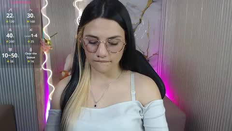 Snapshot of chiara_tay chatting on May 2026 07:19:01 PM Chiara online show from May 2026 07:19:01 PM