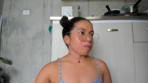 Chiara fustox online show from April 2026 06:12:01 PM