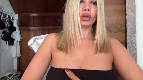 sexypau online show from November 2025 08:22:02 PM