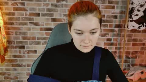 Snapshot of chillsnail_bro chatting on November 2025 09:10:02 AM Bella online show from November 2025 09:10:02 AM