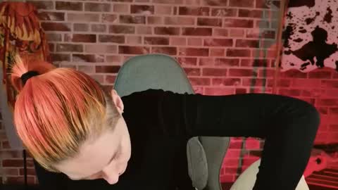 Snapshot of chillsnail_bro chatting on November 2025 09:28:02 AM Bella online show from November 2025 09:28:02 AM