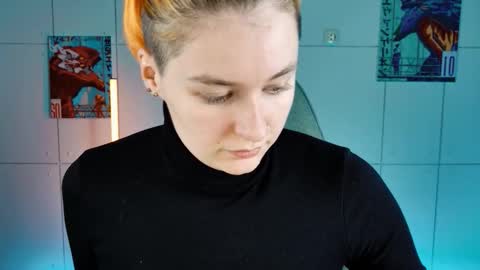 Snapshot of chillsnail_bro chatting on November 2025 09:08:02 AM Bella online show from November 2025 09:08:02 AM