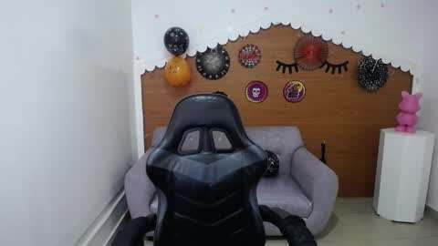 Kelly online show from October 2025 12:50:02 PM